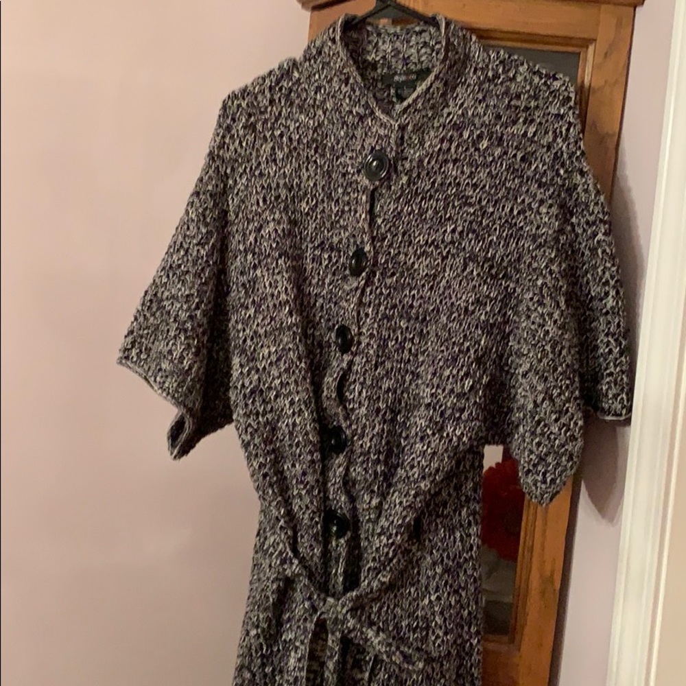 Long black & white sweater, smoke & pet free home